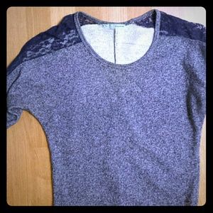 Jean colored and lace sweatshirt